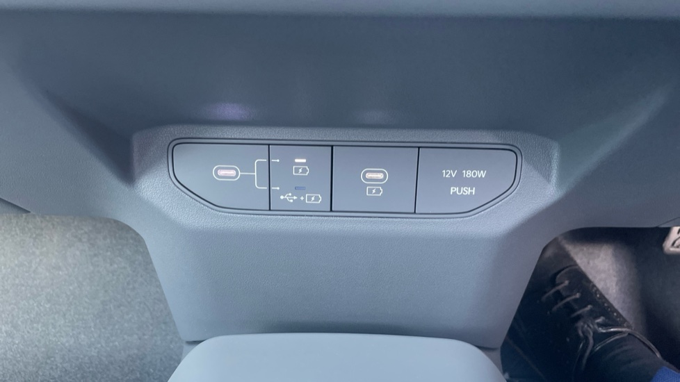 Kia EV3 150kW Air 81.4kWh 5dr Auto Electric Estate - Image 29