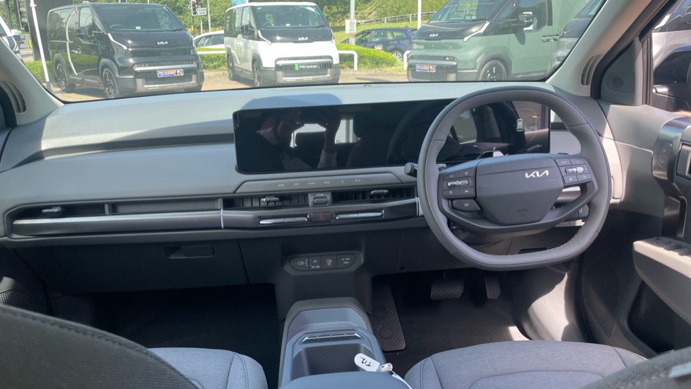 Kia EV3 150kW Air 81.4kWh 5dr Auto Electric Estate - Image 10