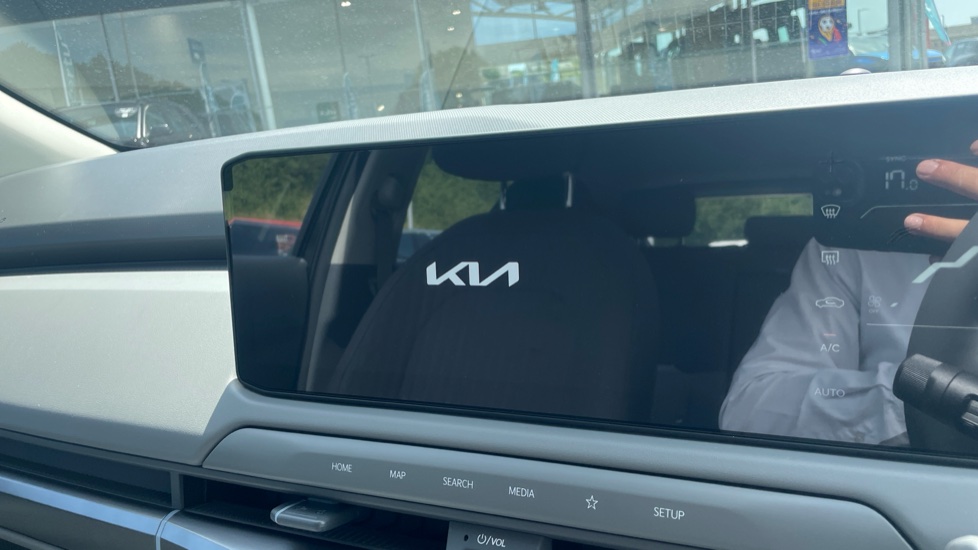Kia EV3 150kW Air 81.4kWh 5dr Auto Electric Estate - Image 12