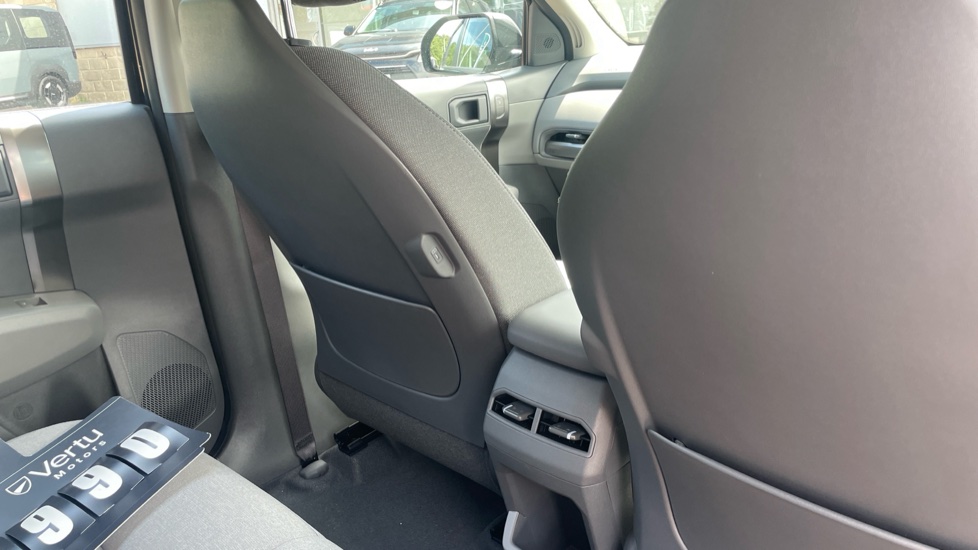 Kia EV3 150kW Air 81.4kWh 5dr Auto Electric Estate - Image 25
