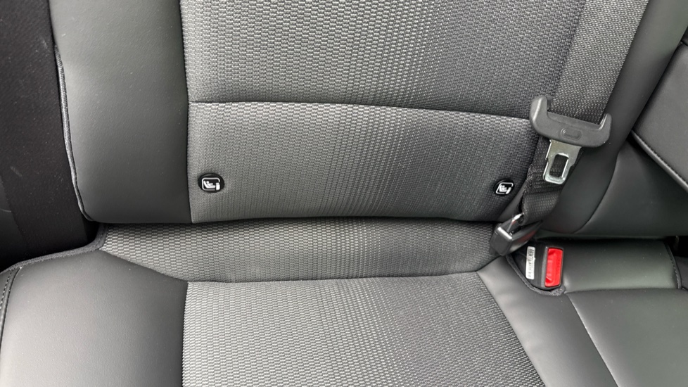 Kia Niro 1.6 GDi Hybrid 3 5dr DCT Hybrid Estate - Image 35
