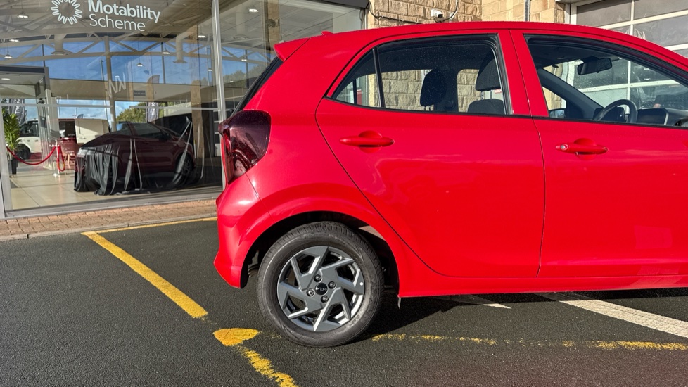 Kia Picanto 1.0 Pure 5dr Petrol Hatchback - Image 7