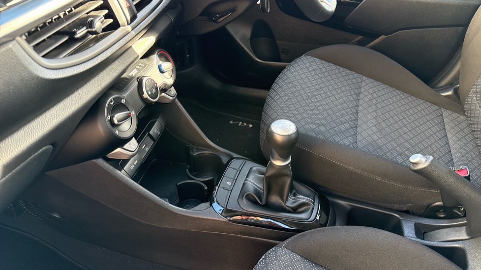Kia Picanto 1.0 Pure 5dr Petrol Hatchback - Image 13