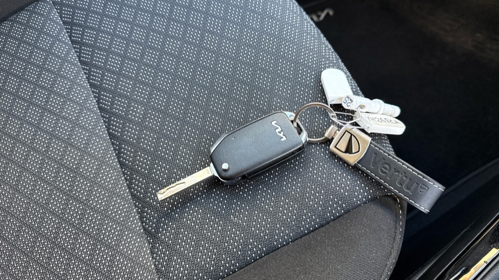 Kia Picanto 1.0 Pure 5dr Petrol Hatchback - Image 20