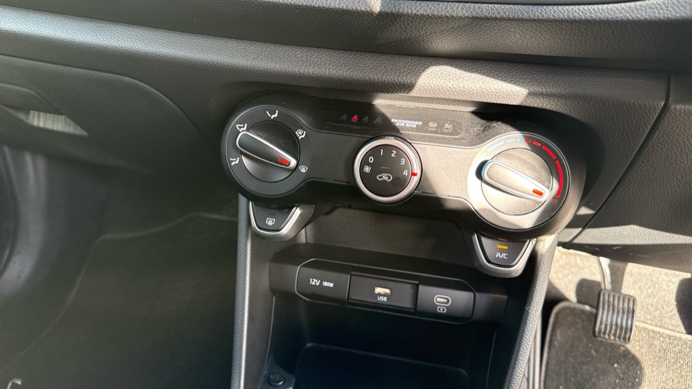 Kia Picanto 1.0 Pure 5dr Petrol Hatchback - Image 29