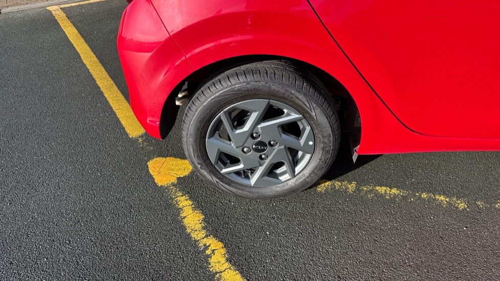 Kia Picanto 1.0 Pure 5dr Petrol Hatchback - Image 32