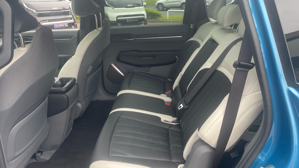 Kia EV9 282kW GT-Line S 99.8kWh AWD 5dr [7St] Auto Electric Estate - Image 16