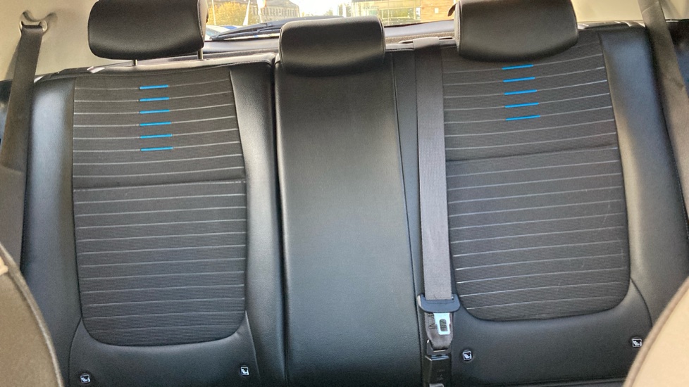 Kia Stonic 1.0T GDi 48V Shadow 5dr DCT Petrol Estate - Image 15