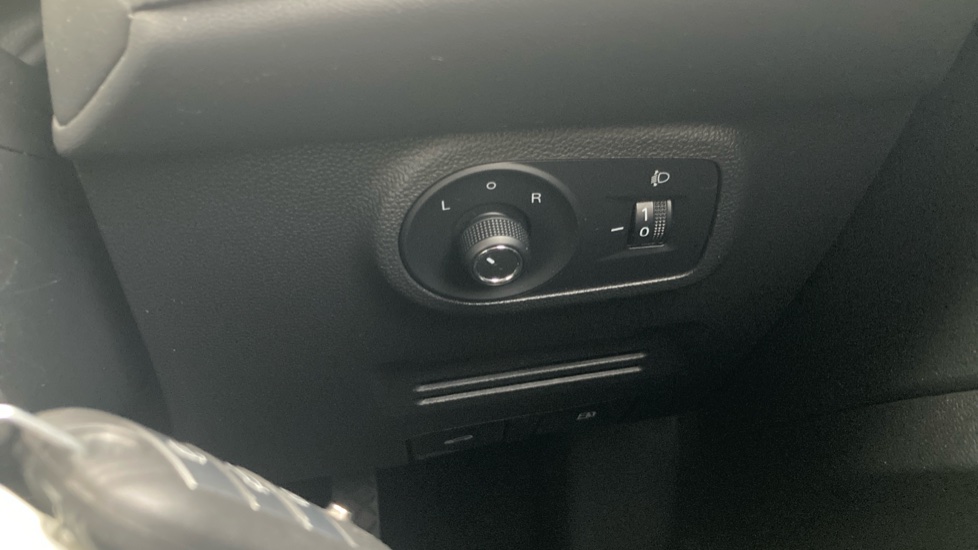 MG ZS 1.5 VTi-TECH Excite 5dr Petrol Hatchback - Image 27