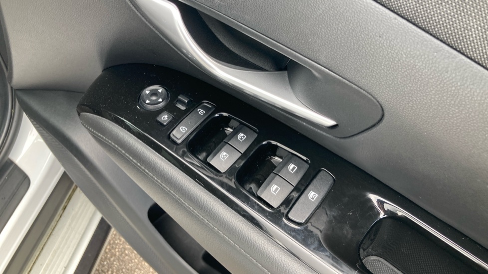 Hyundai TUCSON 1.6 TGDi SE Connect 5dr 2WD Petrol Estate - Image 25