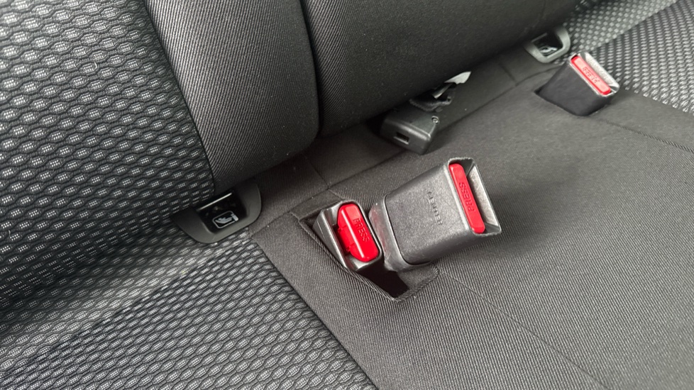 Suzuki Vitara 1.5 Hybrid SZ-T 5dr AGS Hybrid Estate - Image 17