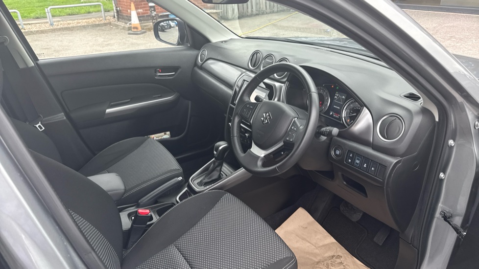 Suzuki Vitara 1.5 Hybrid SZ-T 5dr AGS Hybrid Estate - Image 24