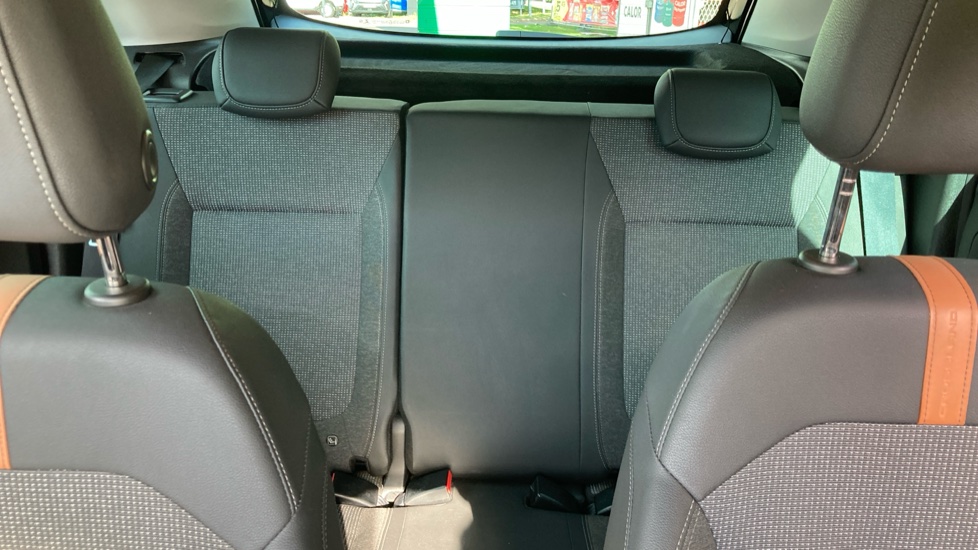 Vauxhall Crossland 1.2 Elite 5dr Petrol Hatchback - Image 15