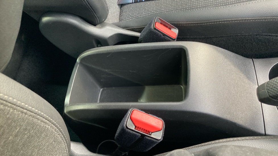 Vauxhall Crossland 1.2 Elite 5dr Petrol Hatchback - Image 33