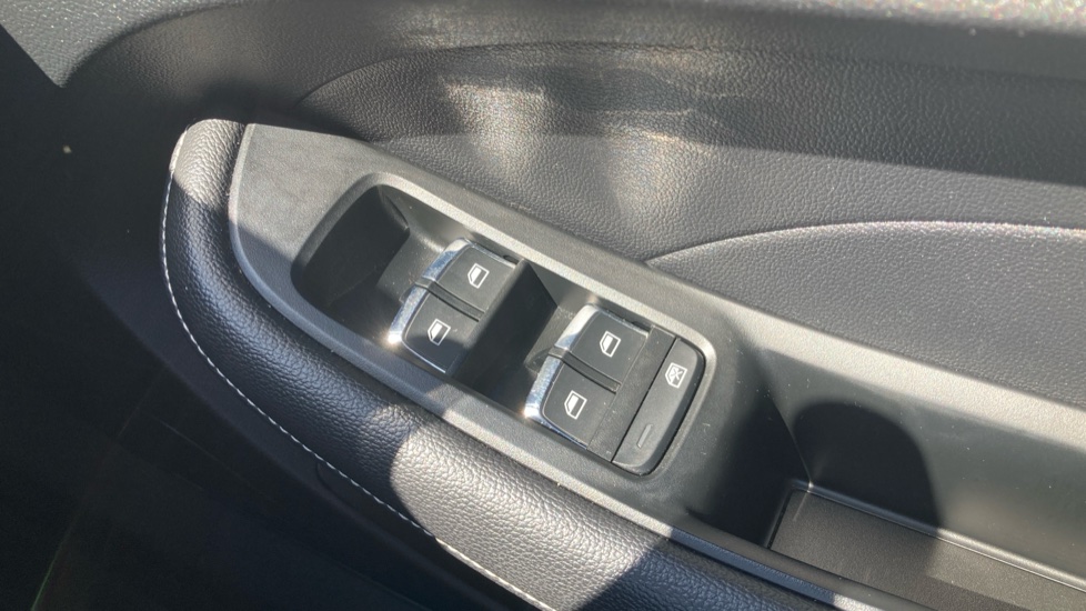 MG MG5 115kW Excite EV 61kWh 5dr Auto Electric Estate - Image 21