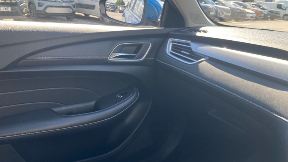 MG MG5 115kW Excite EV 61kWh 5dr Auto Electric Estate - Image 34