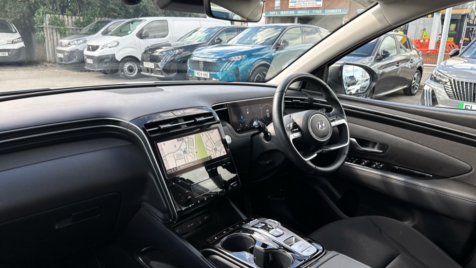 Hyundai TUCSON 1.6 TGDi Hybrid 230 Premium 5dr 2WD Auto Hybrid Estate - Image 9