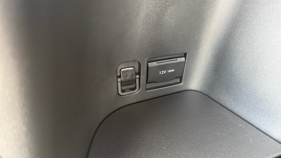Hyundai TUCSON 1.6 TGDi Hybrid 230 Premium 5dr 2WD Auto Hybrid Estate - Image 22