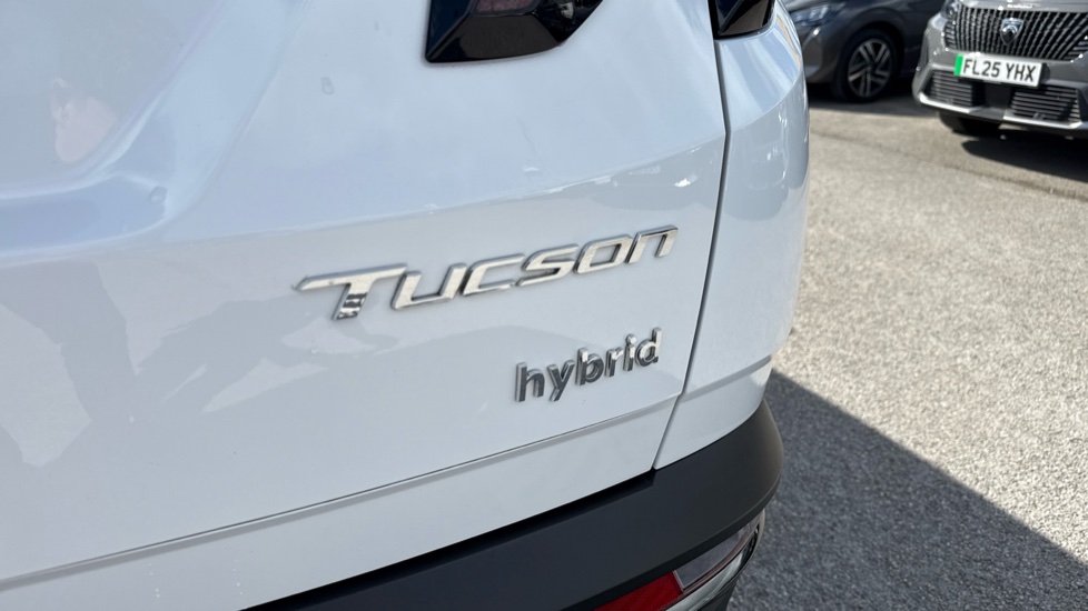Hyundai TUCSON 1.6 TGDi Hybrid 230 Premium 5dr 2WD Auto Hybrid Estate - Image 36
