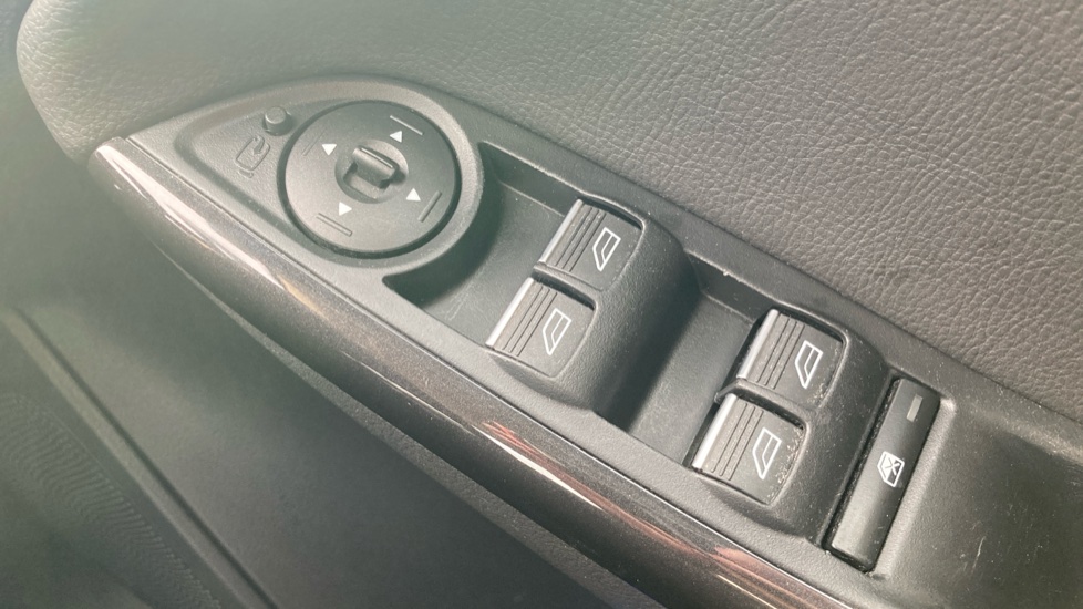 Ford Focus 1.5 TDCi 120 Titanium X 5dr Powershift Diesel Estate - Image 27