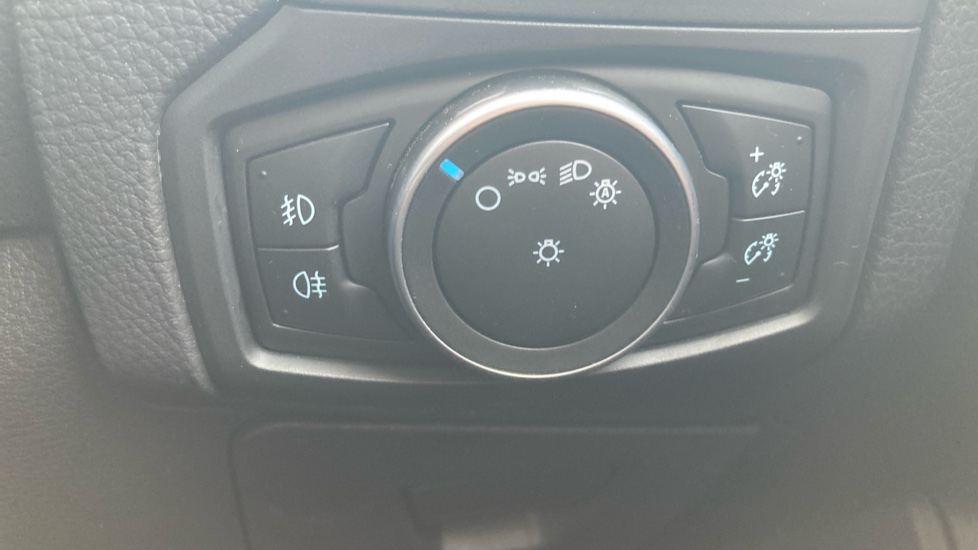 Ford Focus 1.5 TDCi 120 Titanium X 5dr Powershift Diesel Estate - Image 29