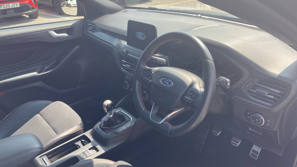 Ford Focus 1.0 EcoBoost 125 ST-Line X 5dr Petrol Hatchback - Image 11