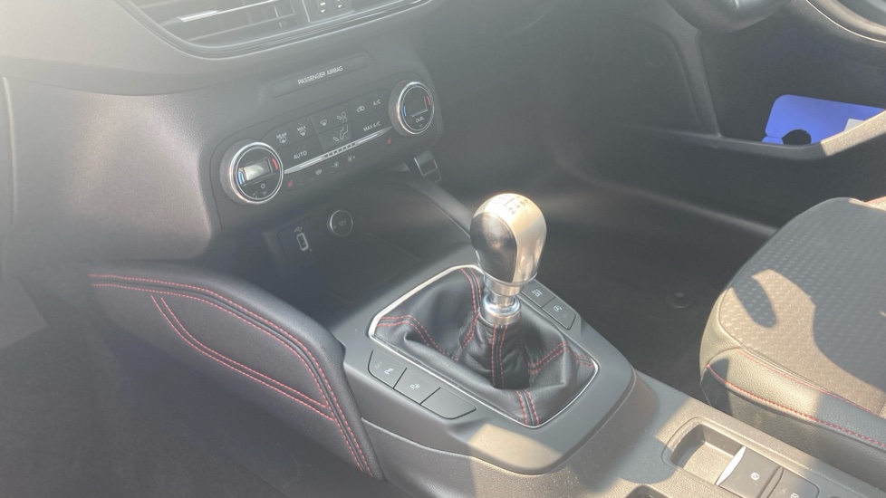 Ford Focus 1.0 EcoBoost 125 ST-Line X 5dr Petrol Hatchback - Image 13
