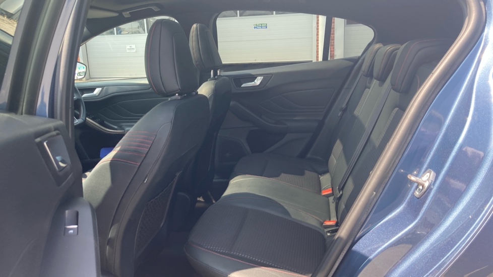 Ford Focus 1.0 EcoBoost 125 ST-Line X 5dr Petrol Hatchback - Image 16