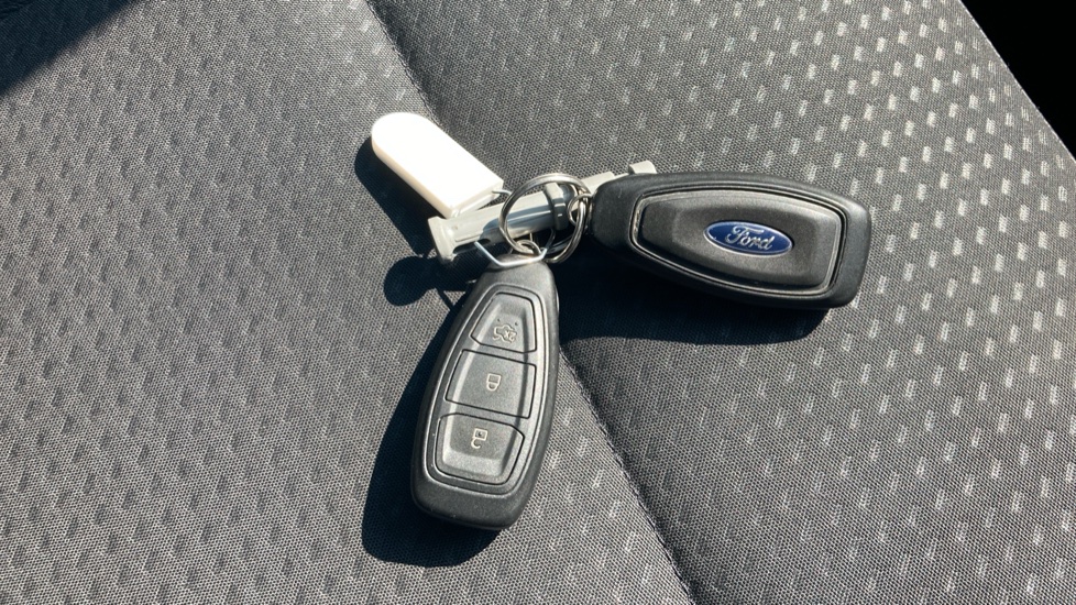Ford Focus 1.0 EcoBoost 125 ST-Line X 5dr Petrol Hatchback - Image 20