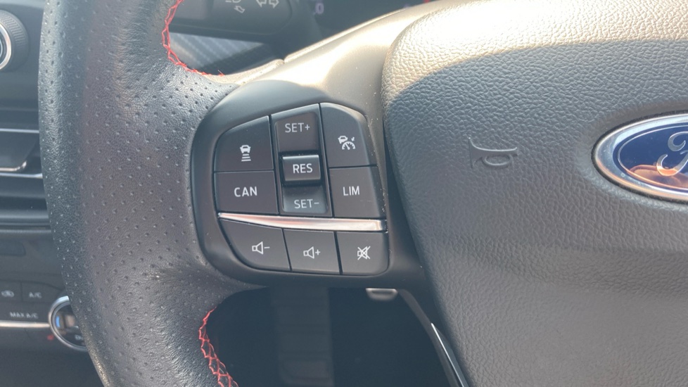 Ford Focus 1.0 EcoBoost 125 ST-Line X 5dr Petrol Hatchback - Image 22