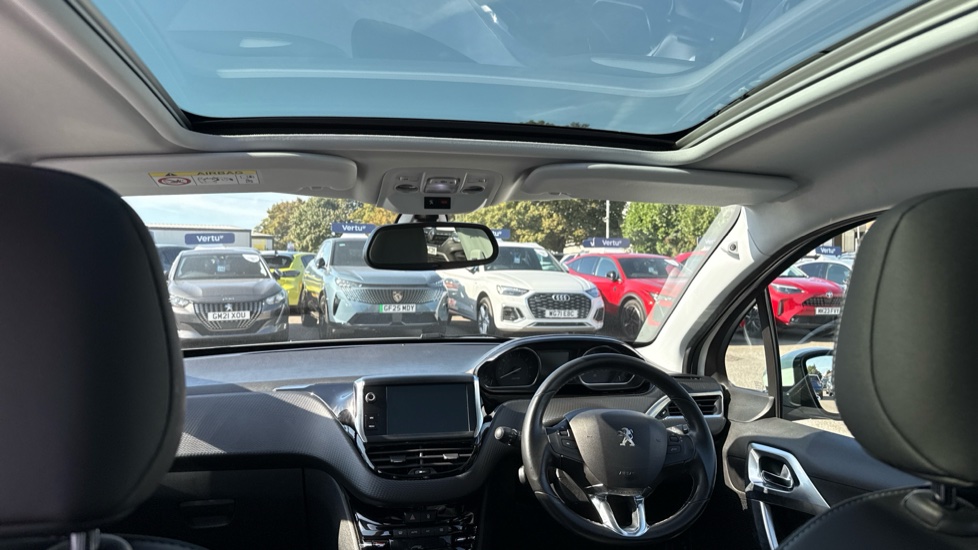 Peugeot 2008 1.2 PureTech Allure Premium 5dr [Start Stop] Petrol Estate - Image 10