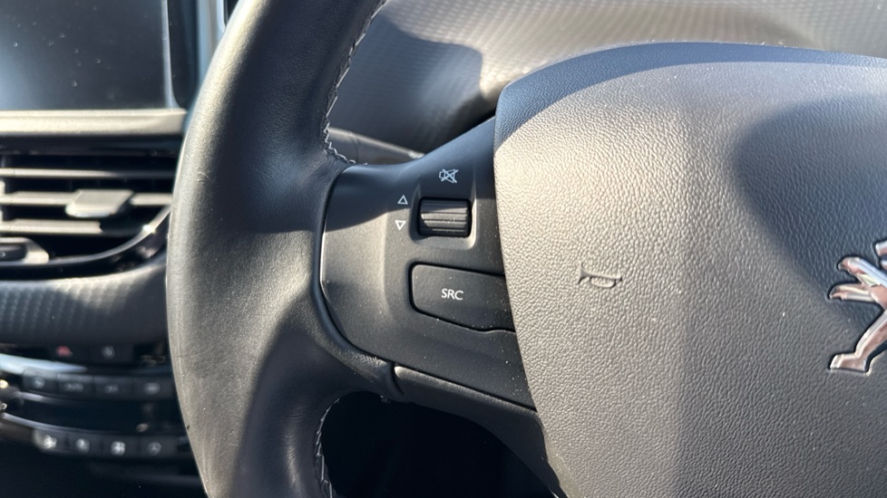 Peugeot 2008 1.2 PureTech Allure Premium 5dr [Start Stop] Petrol Estate - Image 35