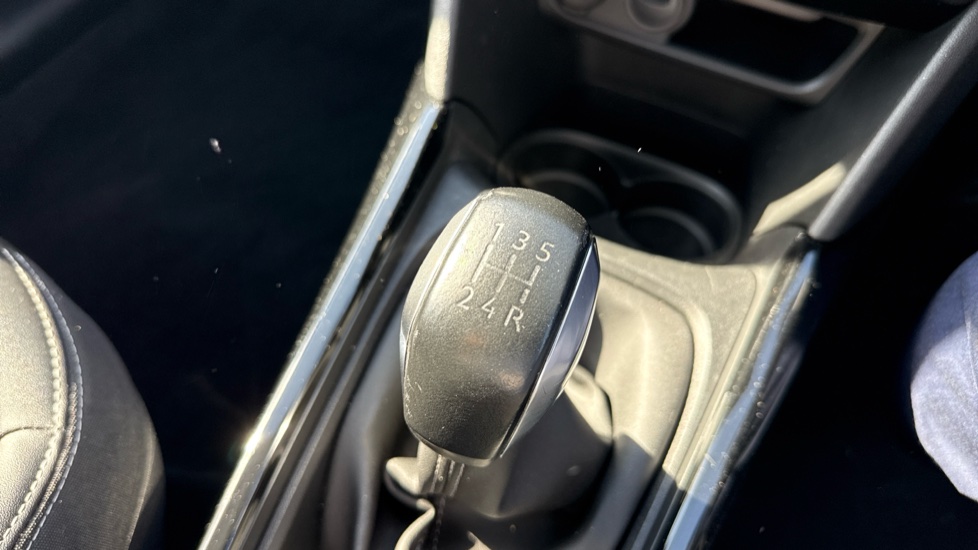 Peugeot 2008 1.2 PureTech Allure Premium 5dr [Start Stop] Petrol Estate - Image 39