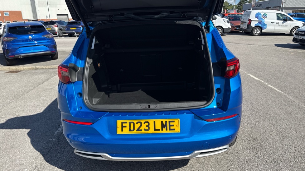 Vauxhall Grandland 1.2 Turbo Ultimate 5dr Petrol Hatchback - Image 4