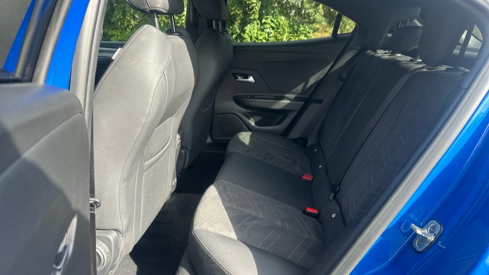Vauxhall Mokka 100kW Ultimate 50kWh 5dr Auto Electric Hatchback - Image 16