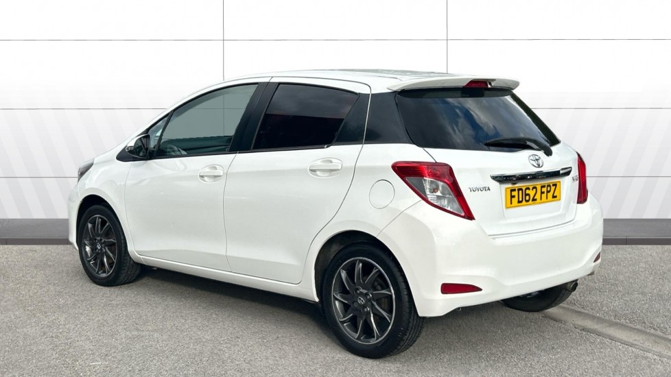 Toyota Yaris 1.33 VVT-i Trend 5dr Petrol Hatchback - Image 2