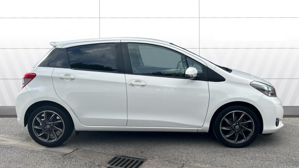 Toyota Yaris 1.33 VVT-i Trend 5dr Petrol Hatchback - Image 5