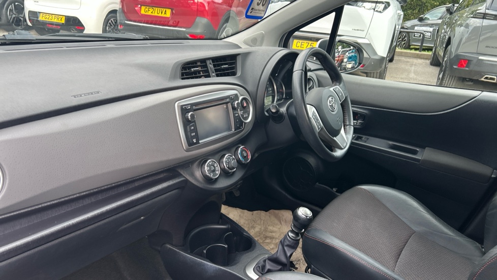 Toyota Yaris 1.33 VVT-i Trend 5dr Petrol Hatchback - Image 9