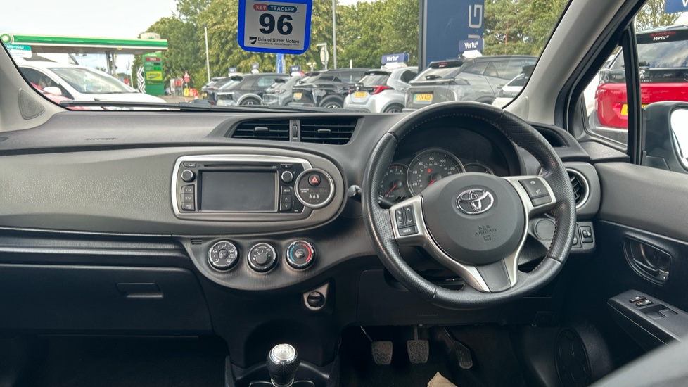 Toyota Yaris 1.33 VVT-i Trend 5dr Petrol Hatchback - Image 10