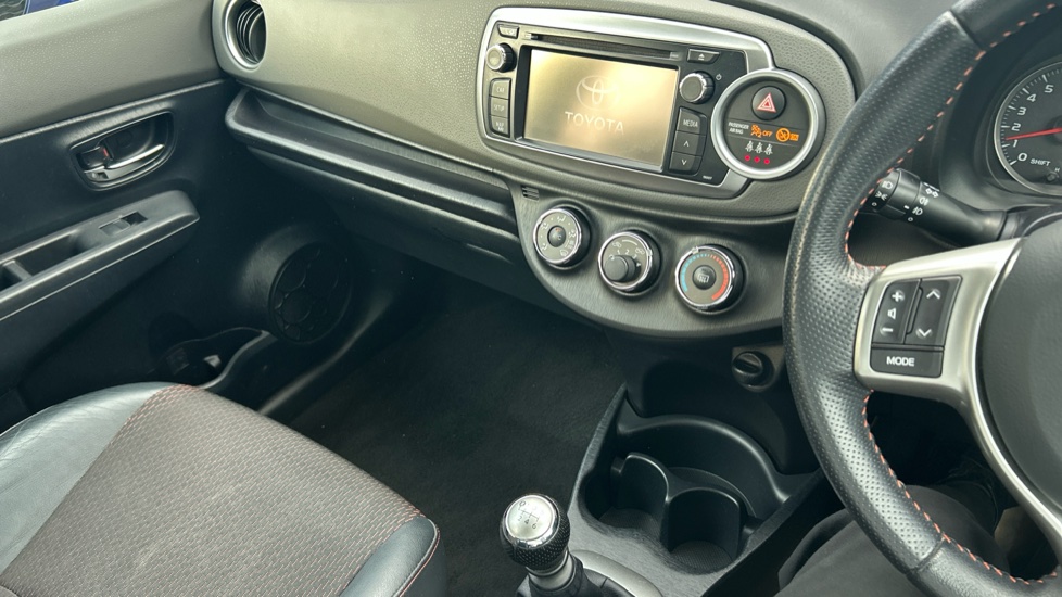 Toyota Yaris 1.33 VVT-i Trend 5dr Petrol Hatchback - Image 14