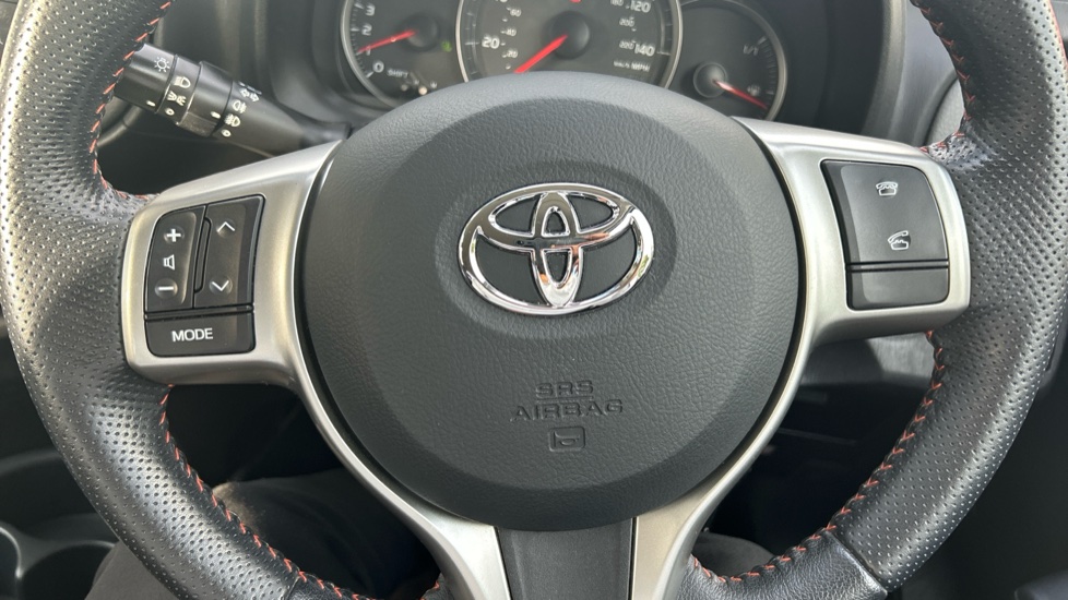 Toyota Yaris 1.33 VVT-i Trend 5dr Petrol Hatchback - Image 37