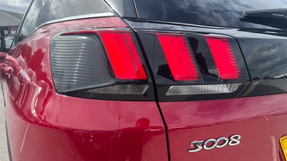 Peugeot 3008 1.2 PureTech GT Line 5dr Petrol Estate - Image 31