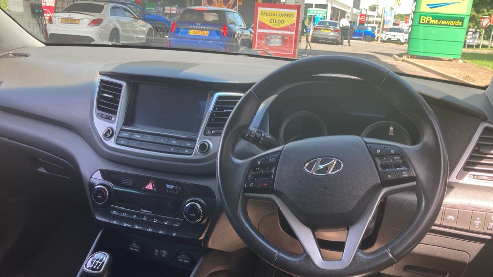 Hyundai TUCSON 1.7 CRDi Blue Drive Sport Edition 5dr 2WD Diesel Estate - Image 10