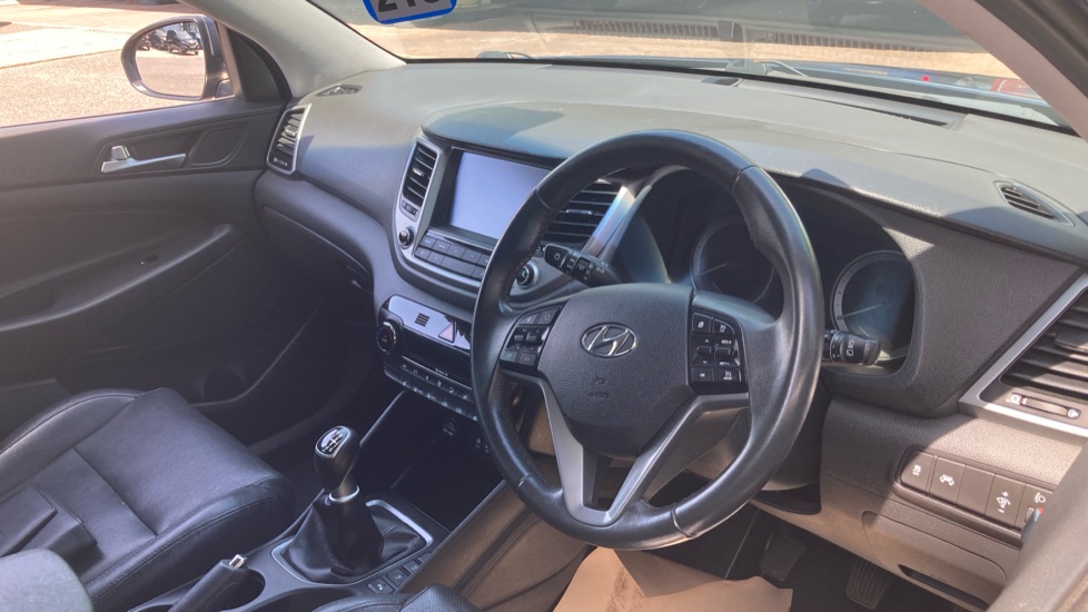 Hyundai TUCSON 1.7 CRDi Blue Drive Sport Edition 5dr 2WD Diesel Estate - Image 11