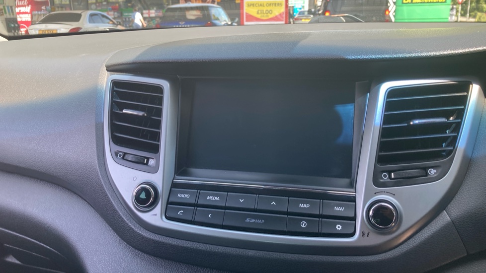 Hyundai TUCSON 1.7 CRDi Blue Drive Sport Edition 5dr 2WD Diesel Estate - Image 12