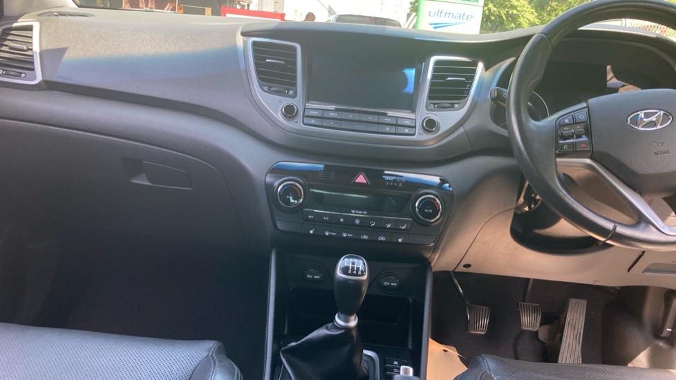 Hyundai TUCSON 1.7 CRDi Blue Drive Sport Edition 5dr 2WD Diesel Estate - Image 14