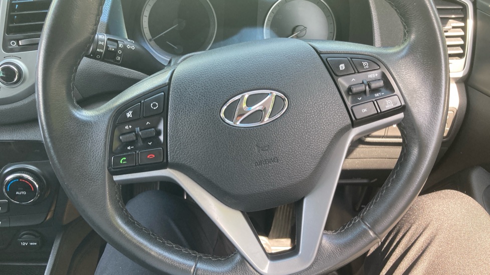 Hyundai TUCSON 1.7 CRDi Blue Drive Sport Edition 5dr 2WD Diesel Estate - Image 34