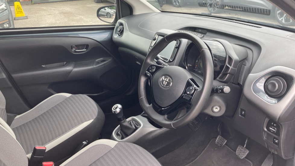 Toyota Aygo 1.0 VVT-i X-Trend 5dr Petrol Hatchback - Image 11