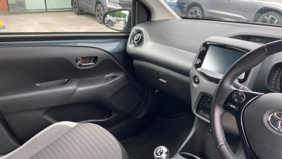Toyota Aygo 1.0 VVT-i X-Trend 5dr Petrol Hatchback - Image 14