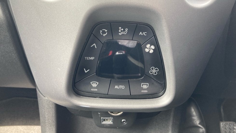 Toyota Aygo 1.0 VVT-i X-Trend 5dr Petrol Hatchback - Image 21